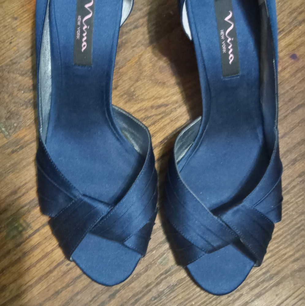 New Navy Nina "Contesa" Size 9.5 Heels